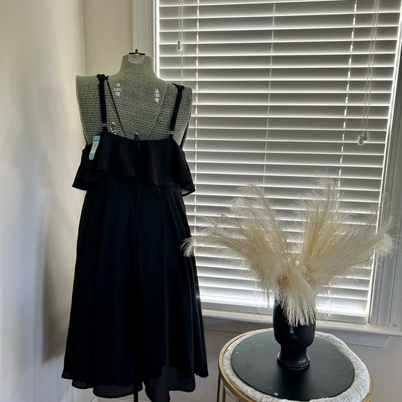 NWT TORRID GEORGETTE LACE ILLUSION SKATER DRESS SIZE 18 - Picture 6 of 8